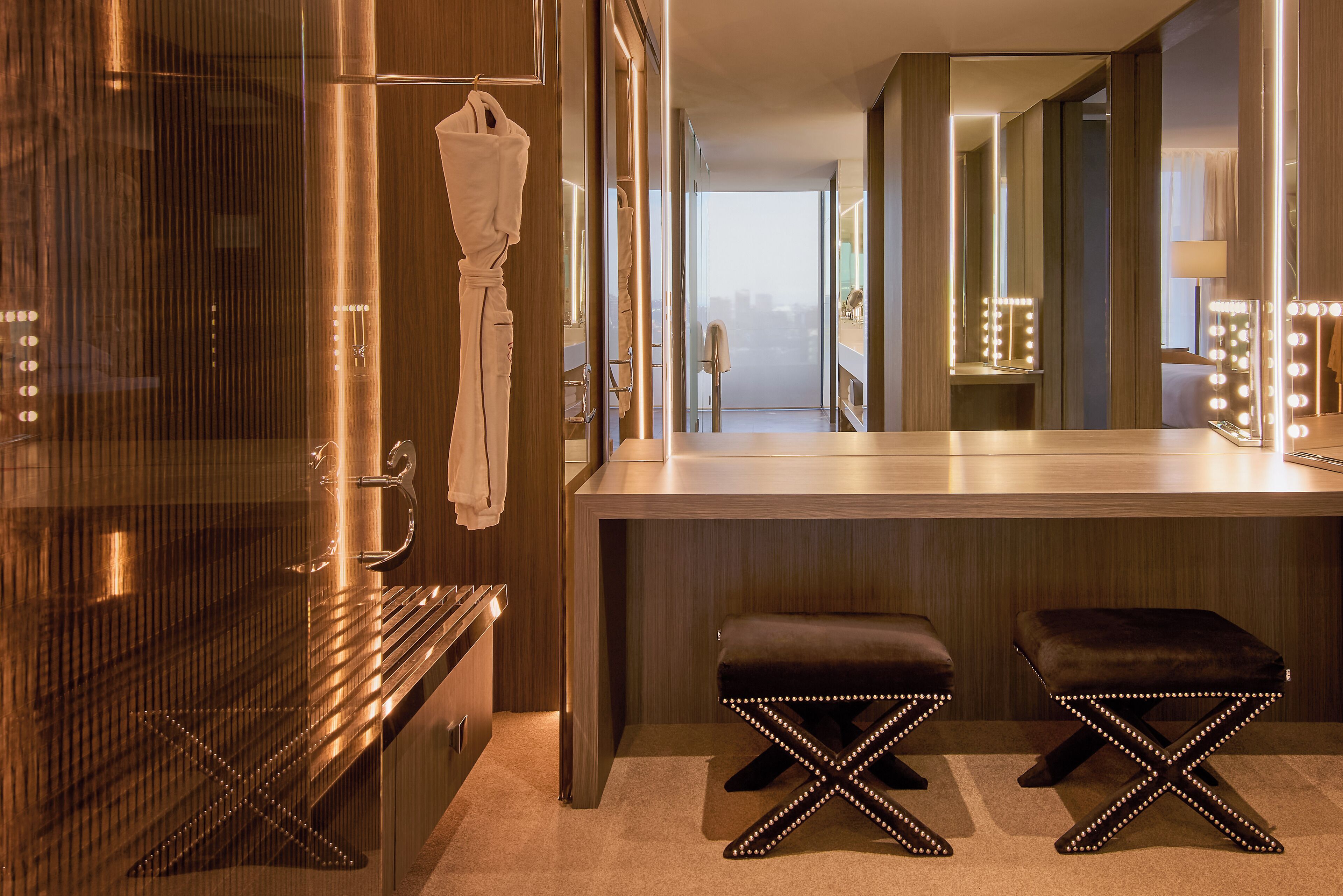 Exquisite Suite with Free Wifi