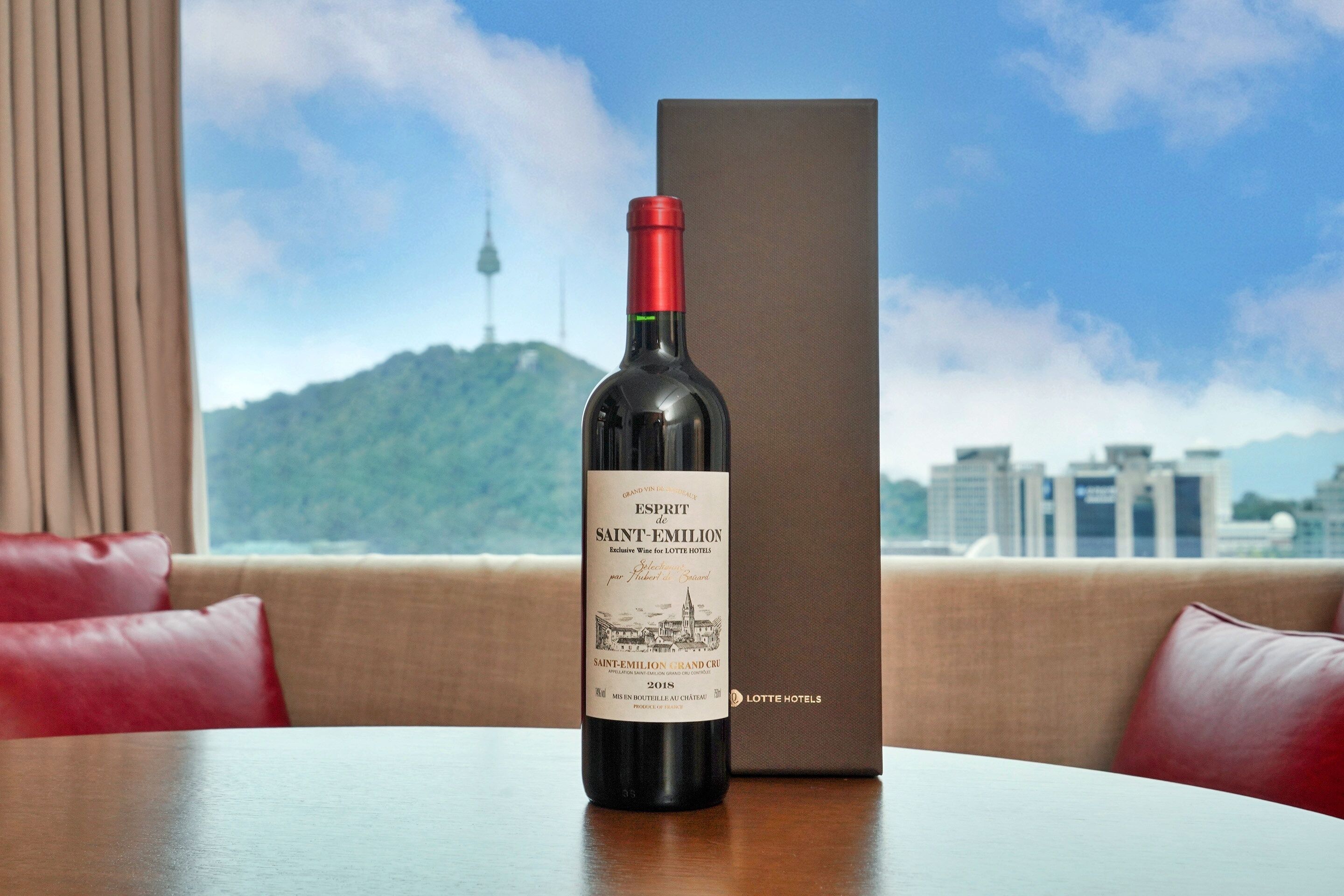 egyptian cotton sheets, premium bedding, down duvets, minibar