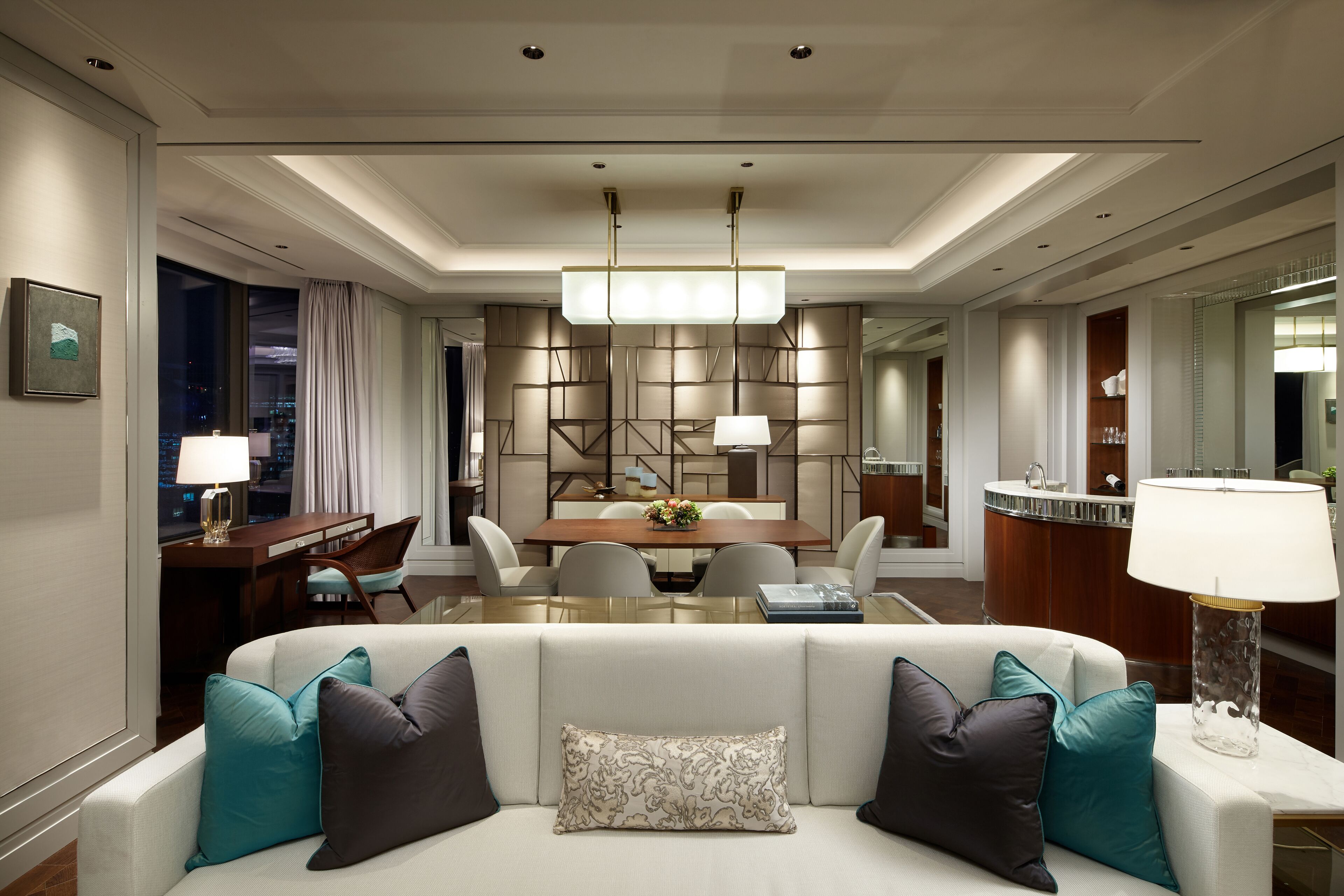 Executive Charlotte Suite Double Room - La Cime Lounge Access, 1 Free Valet Services Included | Egyptian cotton sheets, premium bedding, down duvets, minibar