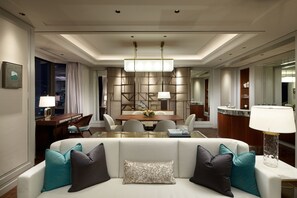 Executive Charlotte Suite Double Room - La Cime Lounge Access, 1 Free Valet Services Included | Egyptian cotton sheets, premium bedding, down comforters, minibar - Lotte Hotel Seoul Executive Tower (Seoul)