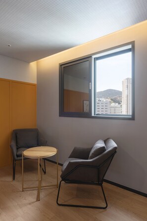 VIP - Stay more than 2 nights, Surcharge 10000KRW : Mon - Thu, 20000KRW : Fri - Sat