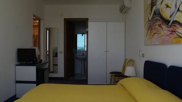 Doppia Superior | 1 camera, una scrivania, Wi-Fi gratuito, lenzuola