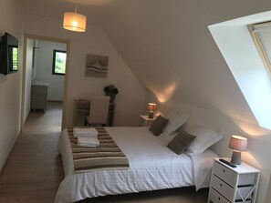 Chambre Ma Luthina en Baie de Somme | 獨特設計、獨特裝修、熨斗/熨衫板、免費嬰兒床