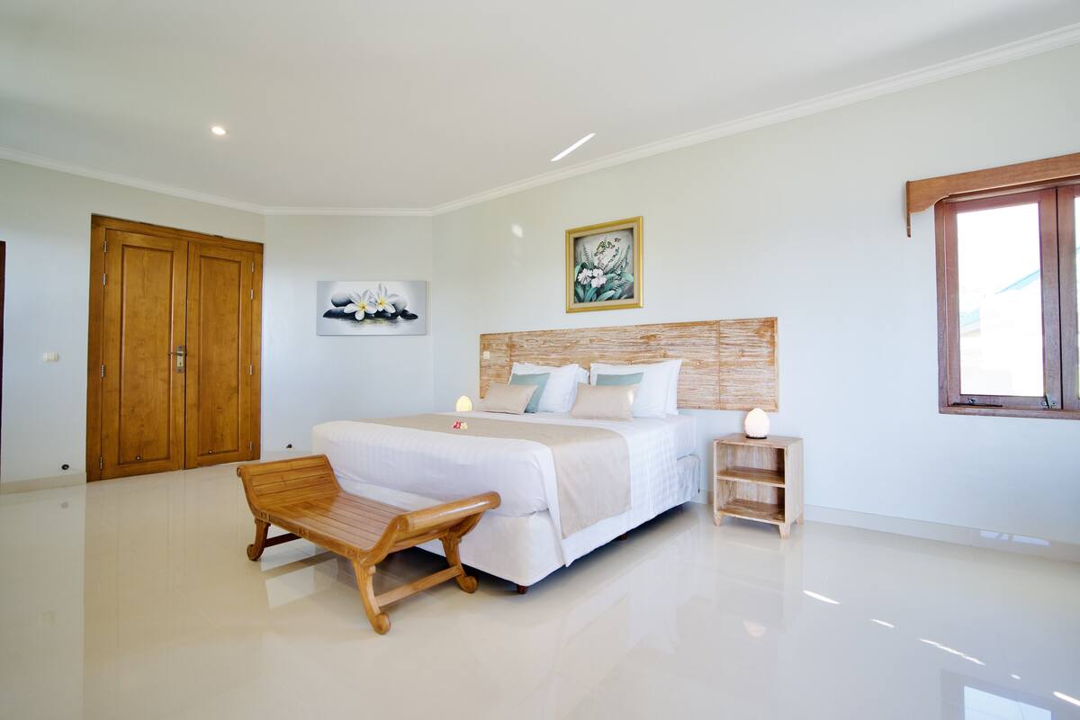 Deluxe Double Room | Minibar, desk, free WiFi, bed sheets