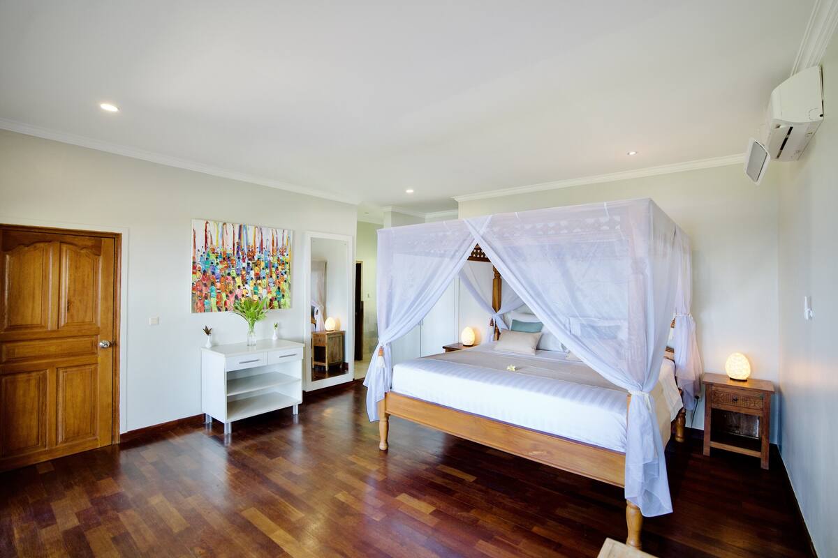 Villa, 1 Bedroom, Beachfront | Minibar, desk, free WiFi, bed sheets