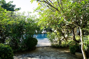 Garden view - Poinciana Resort Bali (Tejakula)