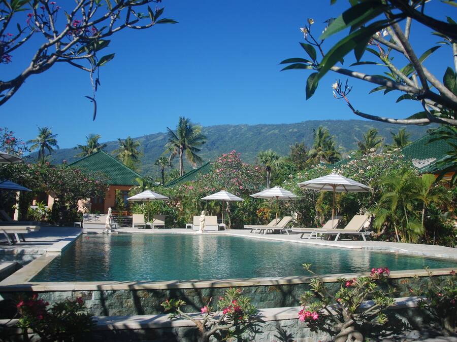 2 outdoor pools, sun loungers