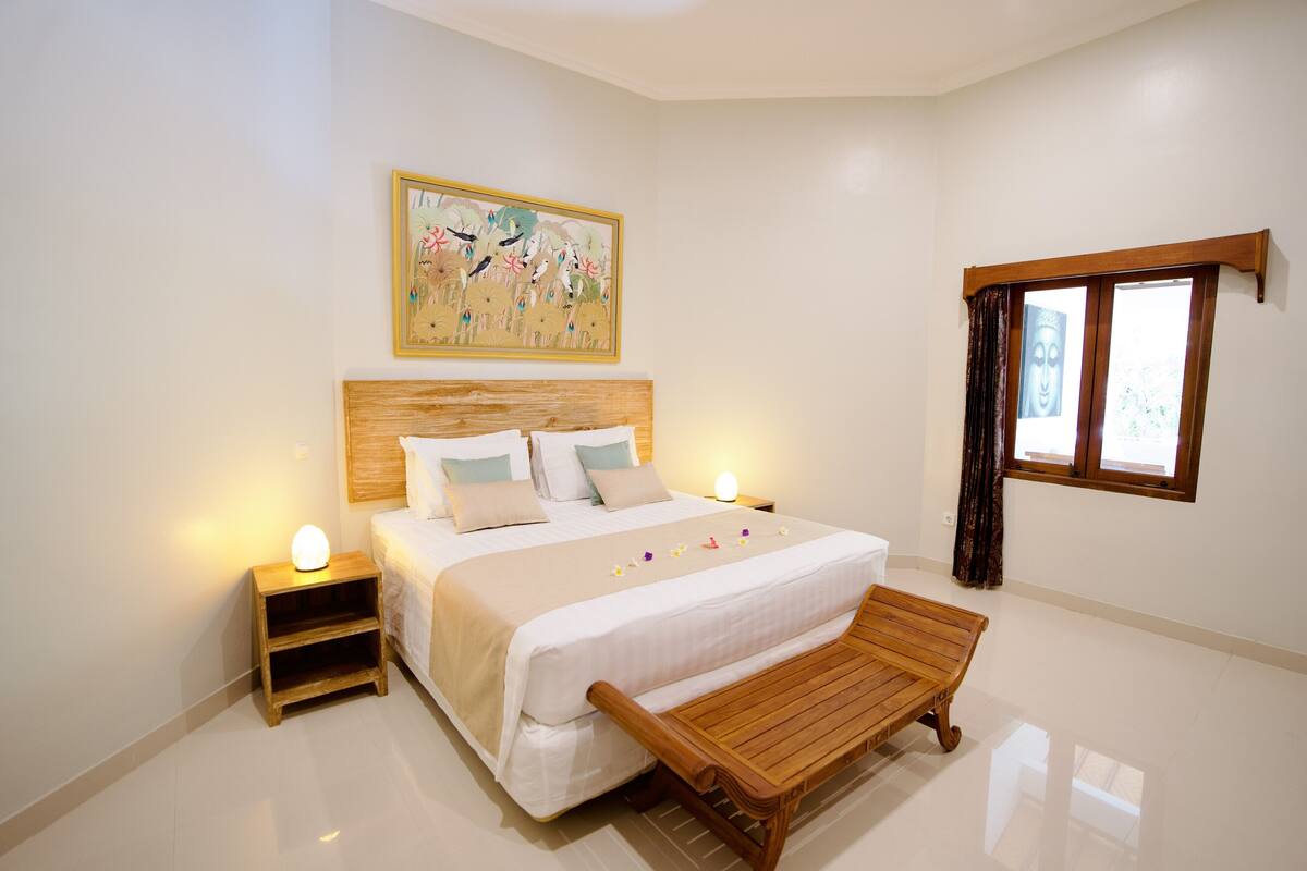 Deluxe Room | Minibar, desk, free WiFi, bed sheets
