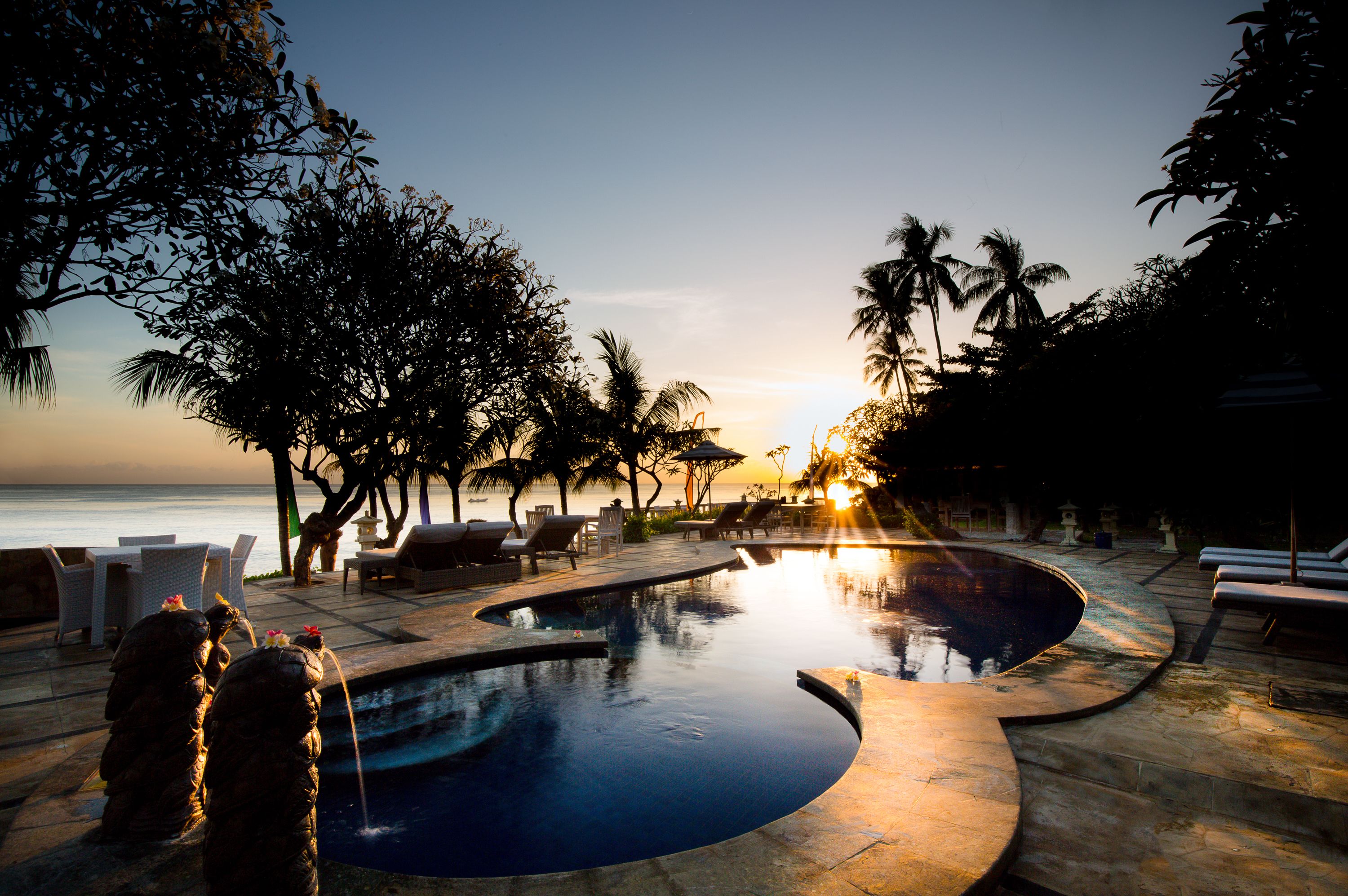 2 piscinas al aire libre, sillones reclinables de piscina