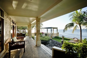 Villa familiar, 3 habitaciones, frente al mar | Vistas al mar
