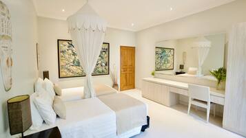 Villa Deluxe, 2 habitaciones, vistas a la piscina, junto a la piscina | Minibar, escritorio, wifi gratis y ropa de cama