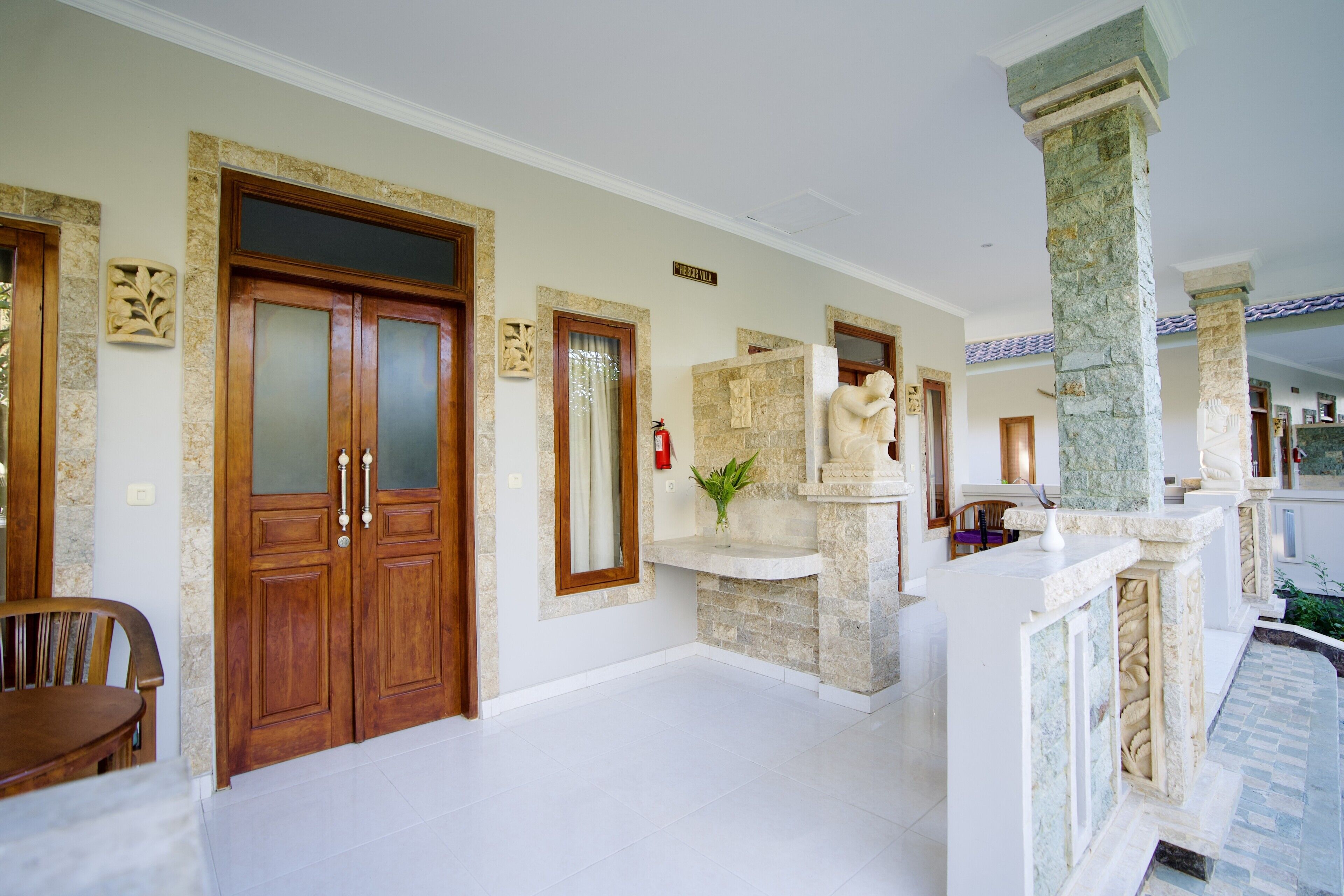 Chambre Deluxe Double ou avec lits jumeaux, vue piscine | Terrasse/Patio