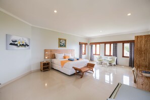 Minibar, bureau, Wi-Fi gratuit, draps fournis