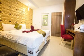 Seven Bedrooms - Private Pool Villa | 7 bedrooms, premium bedding, in-room safe, blackout drapes - The Time View Point 7 Bedroom Villa 93 (Pattaya)