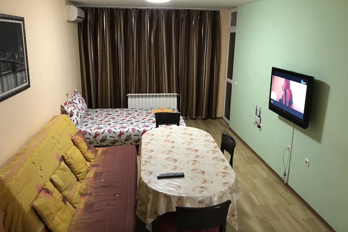Appartement, 2 chambres, vue sur la cour intérieure | 1 chambre, système d’insonorisation, fer et planche à repasser