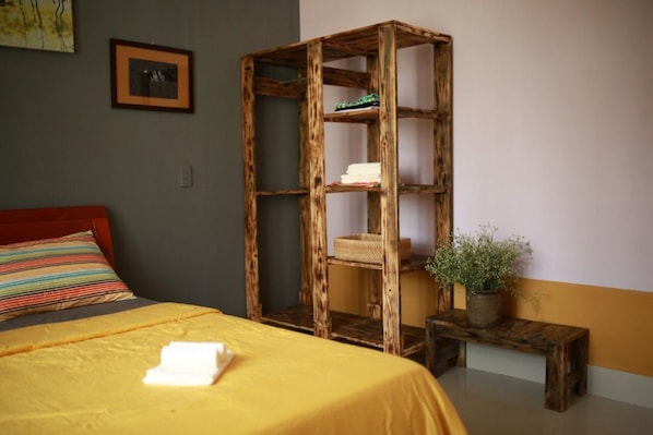1 bedroom, desk, free WiFi