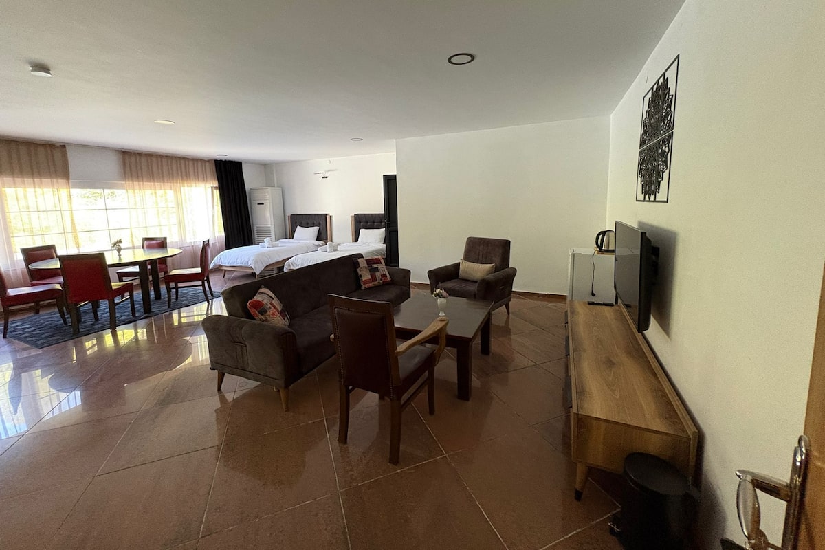 Business Quadruple Room | Egyptian cotton sheets, premium bedding, down comforters