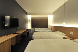 Deluxe Triple Room | In-room safe, free WiFi, bed sheets - FUGASTAY Shijo Omiya (Kyoto)