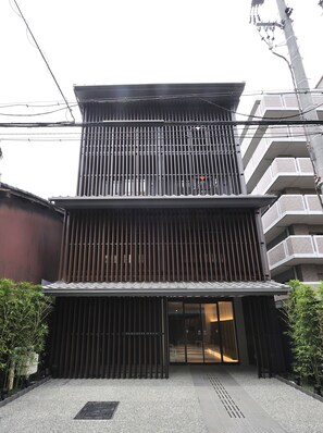 Front of property - FUGASTAY Shijo Omiya (Kyoto)