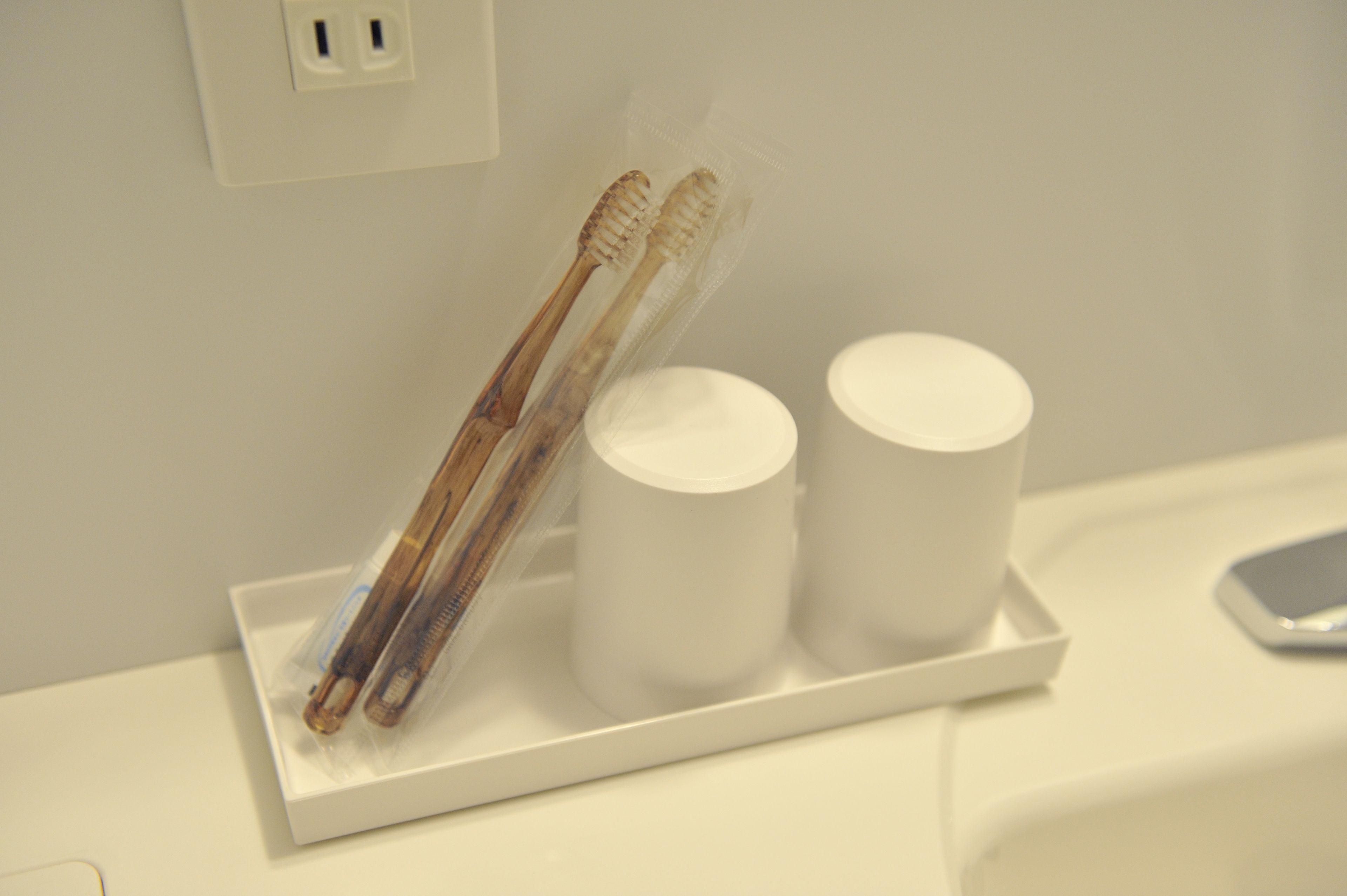 combined shower/bathtub, free toiletries, hair dryer, slippers