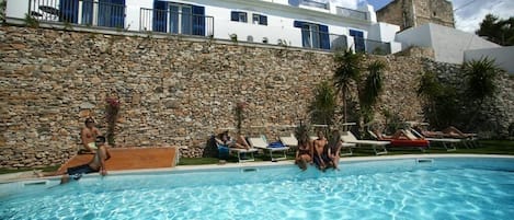Outdoor pool, open 9:30 AM to 1 PM, sun loungers