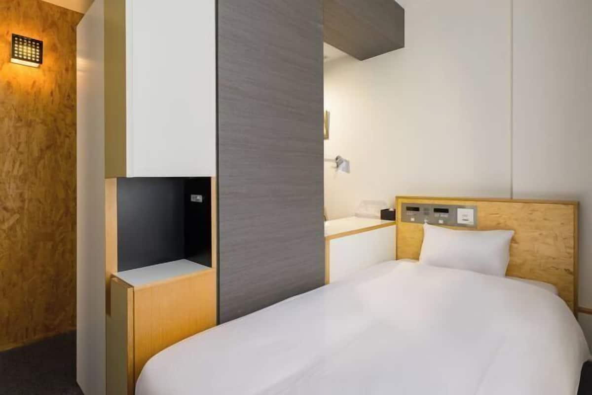 Desk, blackout drapes, iron/ironing board, free WiFi