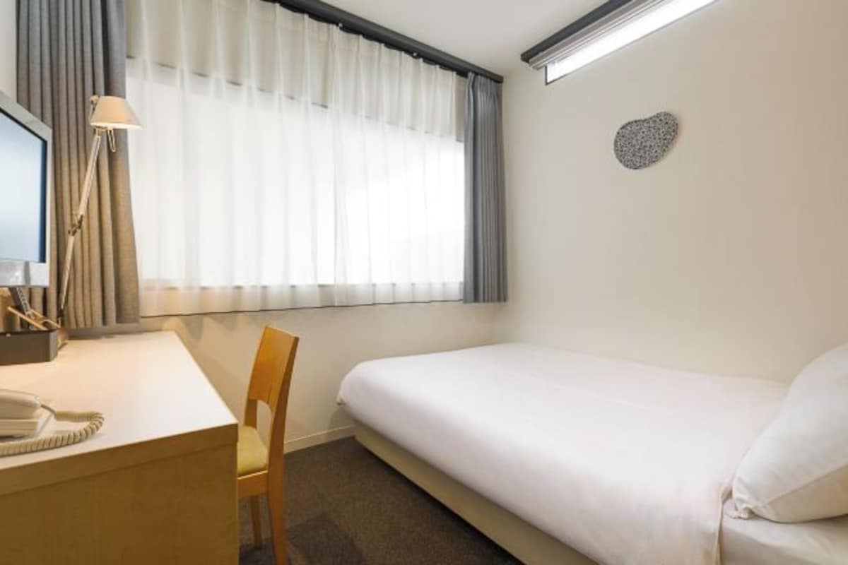 Semi Double Room-Non-Smoking