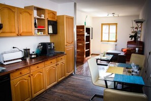 Svit | Eget kök | Ugn, spishäll, diskmaskin och grytor/köksredskap