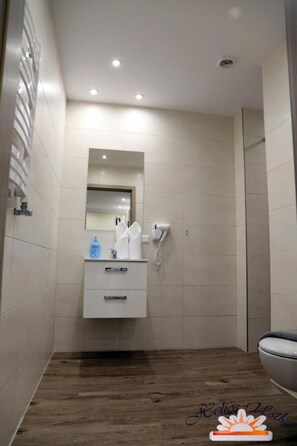 Apartamento | Baño | Ducha y toallas