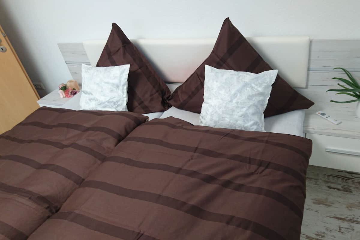 1 bedroom, blackout curtains, iron/ironing board, free WiFi