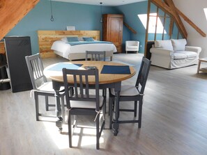 Suite Superior, bagno in camera, vista vigneti (Maryse HILSZ)