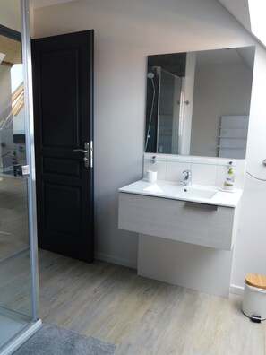 Superior Suite, Ensuite, Vineyard View (Maryse HILSZ)