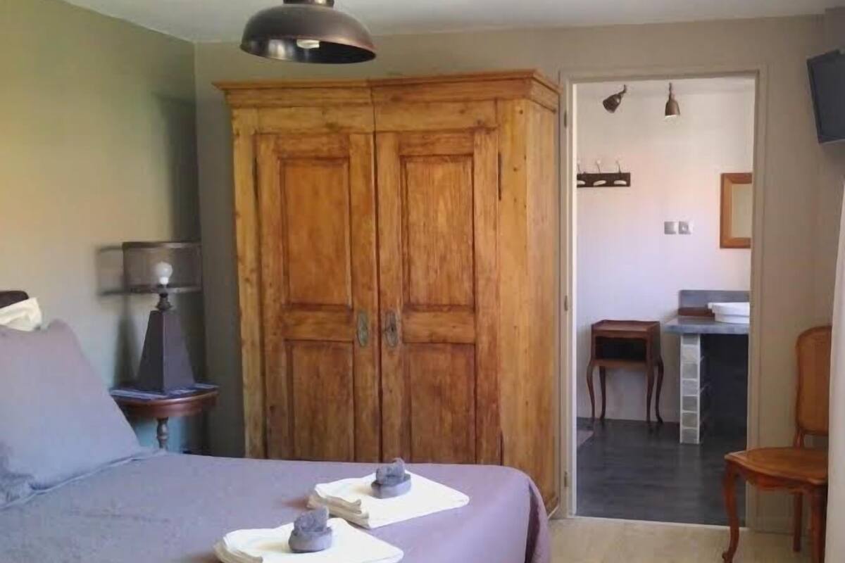 Habitación con 1 cama doble o 2 individuales, baño privado (Schwilgué)