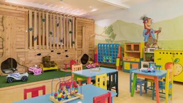 Children’s play area – indoor
