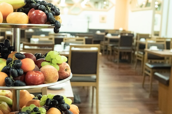 Daily buffet breakfast for a fee