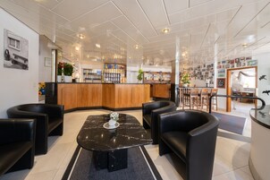 Sala de estar en el lobby