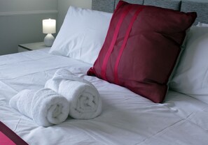 Suite, Private Bathroom (Ambassador Suite) | Room amenity - Hugh Oneill Ambassador Suite (Dungannon)