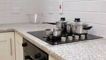 Suite, Private Bathroom (Ambassador Suite) | Private kitchen