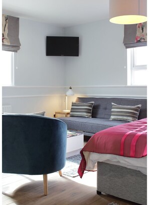 Suite, Private Bathroom (Ambassador Suite) | Room amenity