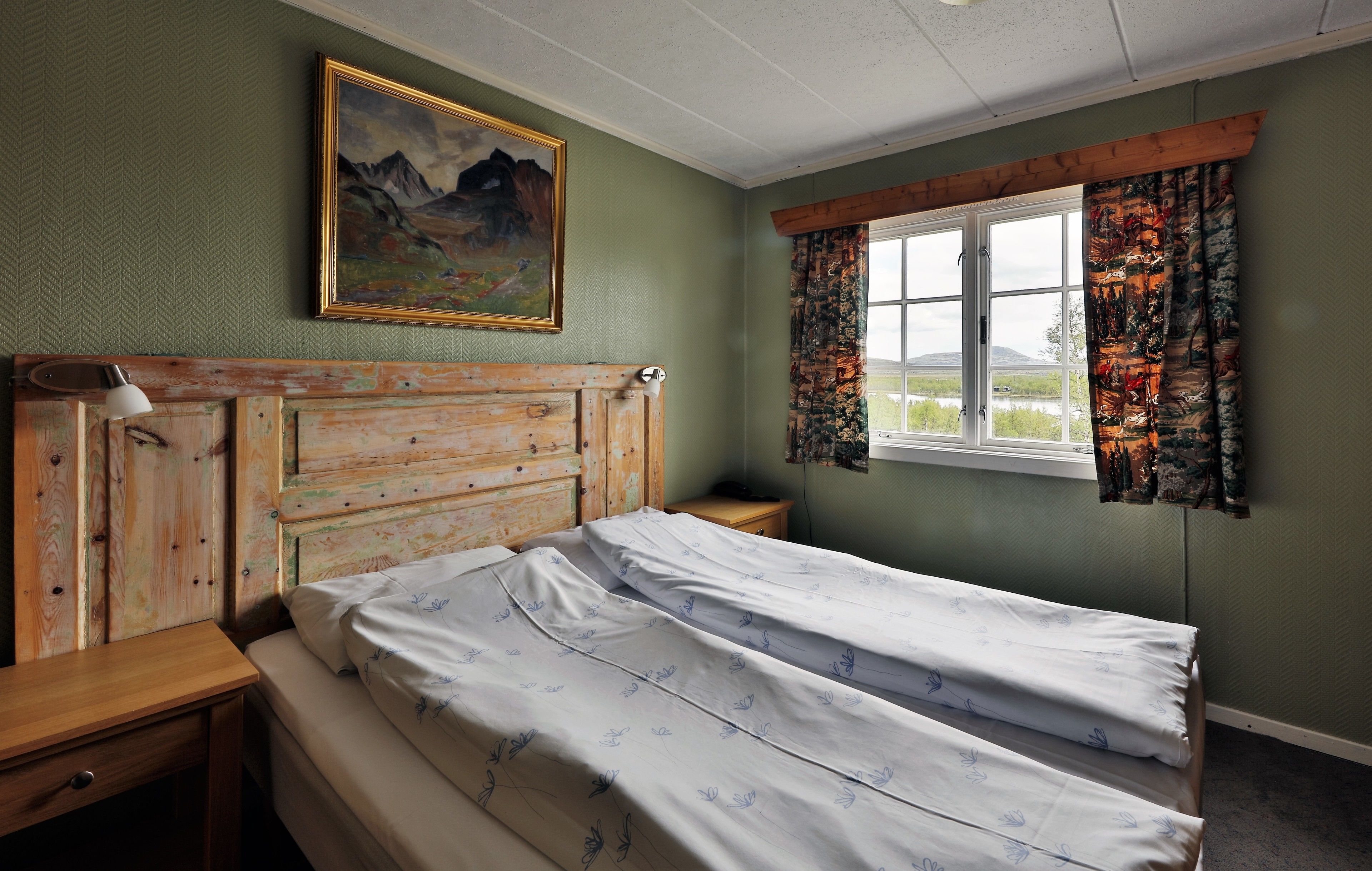 basic double room | 1 bedroom, in-room safe, desk, iron/ironing board