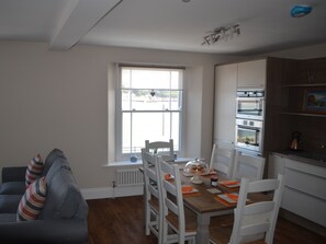 Lejlighed - eget badeværelse - havudsigt (The Machine Room) | 1 soveværelse