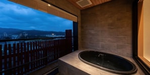 Comfort Room | In-room safe, desk, free WiFi, bed sheets - Housyoutei (Kaga)