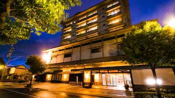 Front of property – evening/night
