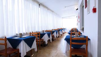 Colazione a buffet a pagamento, servita tutte le mattine