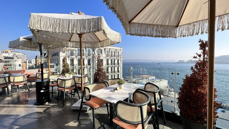 The Wings Hotel Istanbul - Image 18