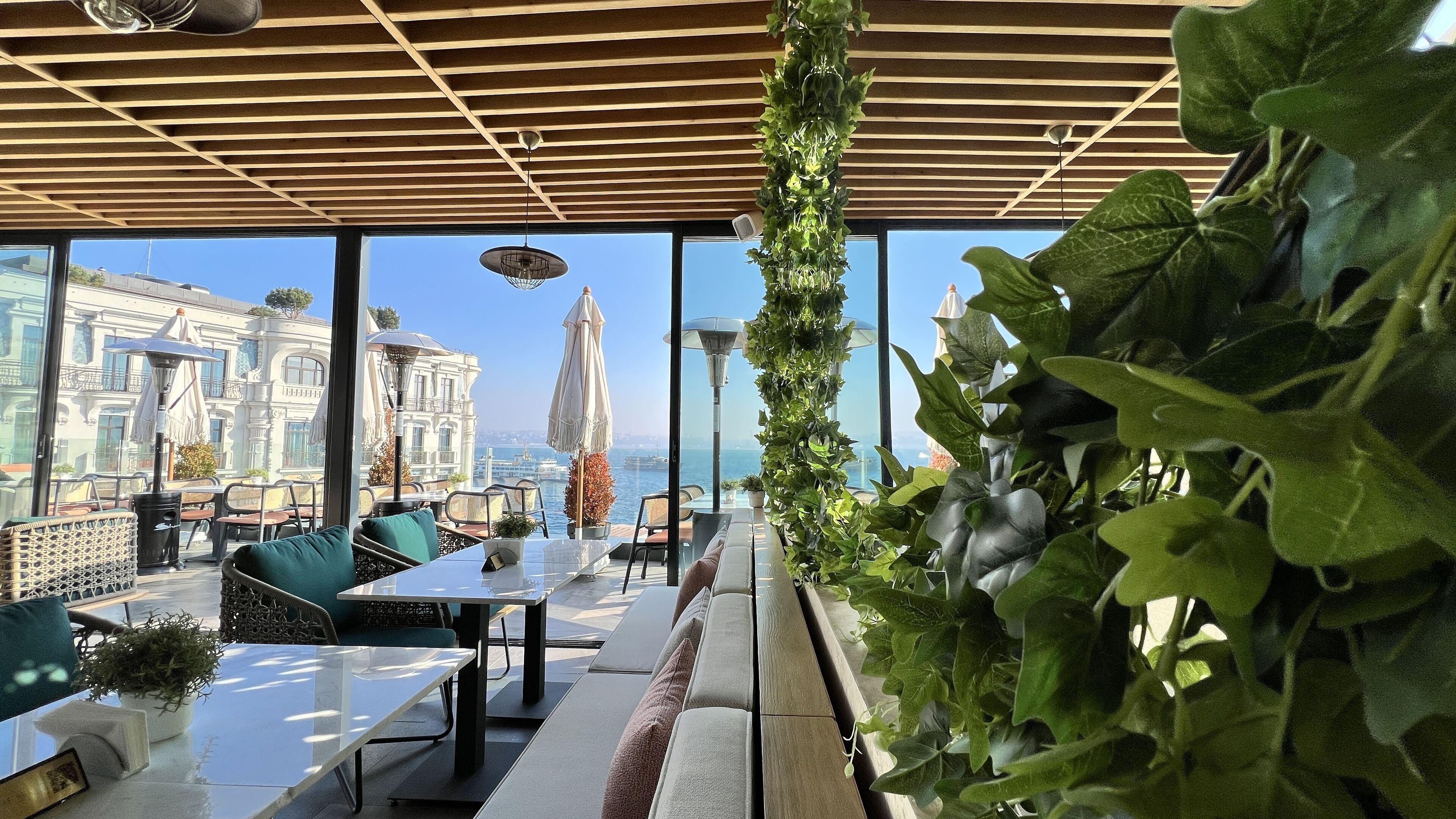 Se sirven desayunos, almuerzos, cenas y cocina internacional 