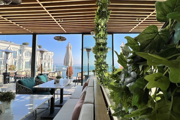 Frokost, lunsj og middag serveres, internasjonale retter