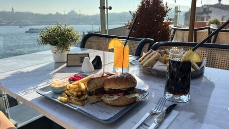 The Wings Hotel Istanbul - Image 64