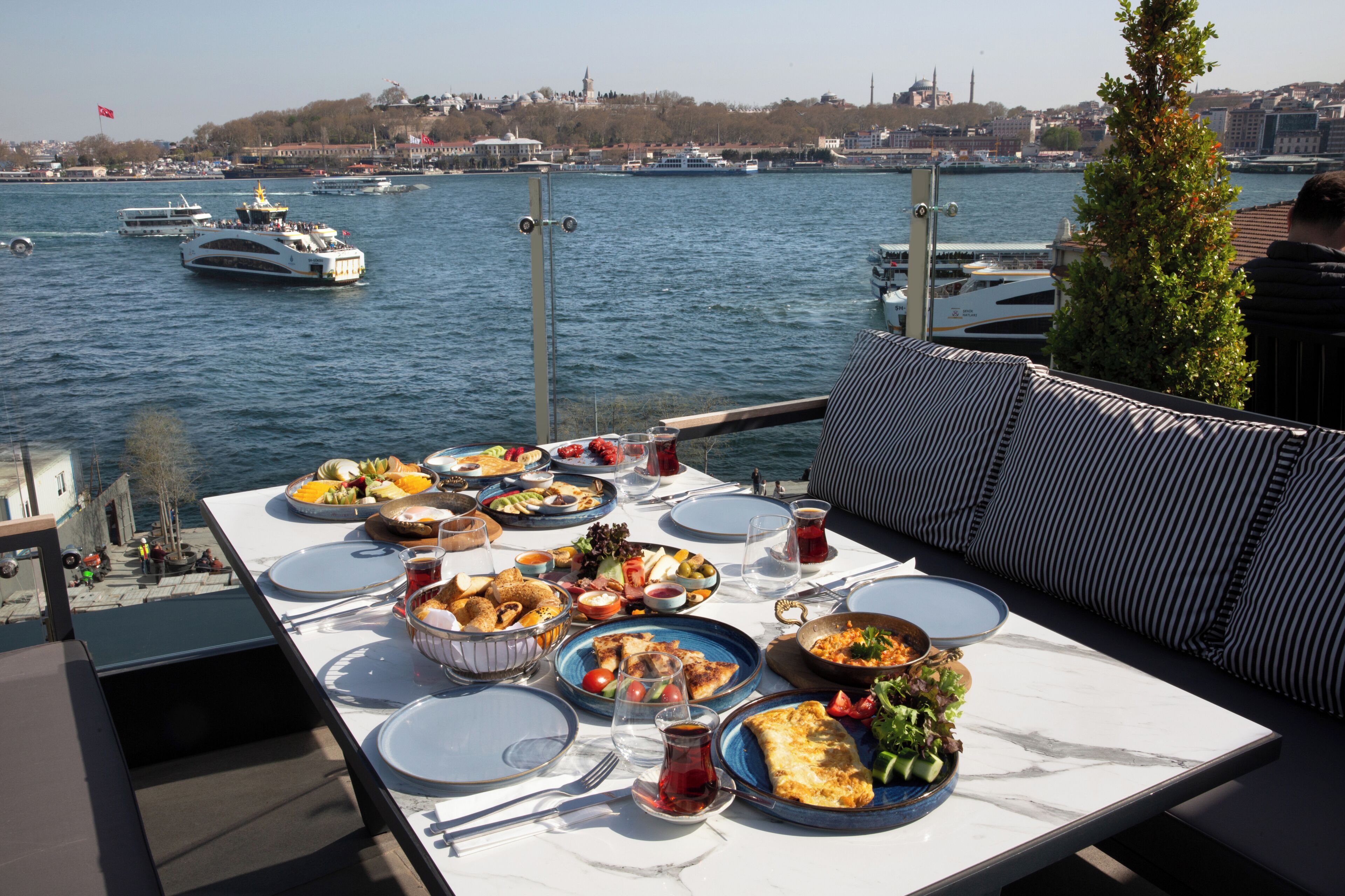 Daily cooked-to-order breakfast for a fee