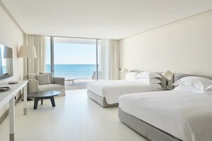 Premium bedding, free minibar, in-room safe, desk